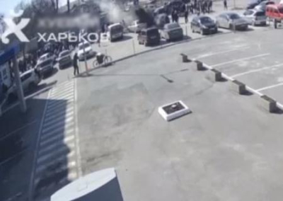 Людей возле «Новой почты» в Харькове обстреляли укрофашисты, предварительно выгнав их из помещения на улицу