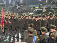 «Не хватало только немецких овчарок»: Зеленский под покровом ночи принял парад в Харькове