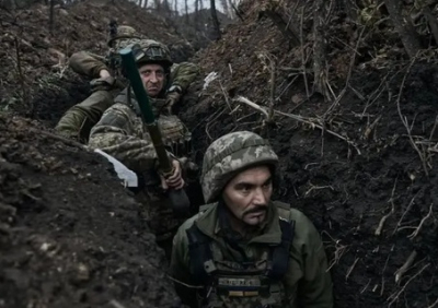 Киев собирает наступление на скорую руку. В Донбассе ВСУ бегут с поля боя. Китай отрезает Украину от БПЛА — Горячая сводка 10 декабря 2024 г