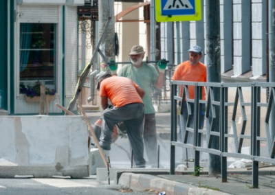 В Санкт-Петербурге отец с детьми устроили незаконную легализацию мигрантов