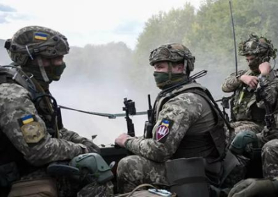 Зеленский: Украина готовится к военному пути разблокирования Мариуполя