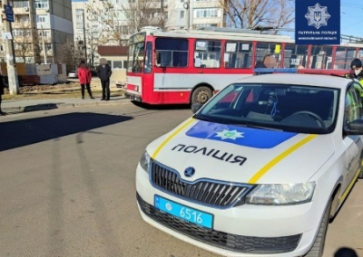 В Николаеве военный жестоко избил женщину-водителя троллейбуса