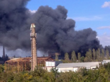 В Донецке большой пожар в результате украинского обстрела