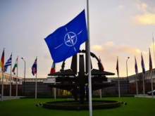 СМИ: в НАТО уверены — нападения РФ на Украину не планируется, и предложили «оттаскать за уши» Украину