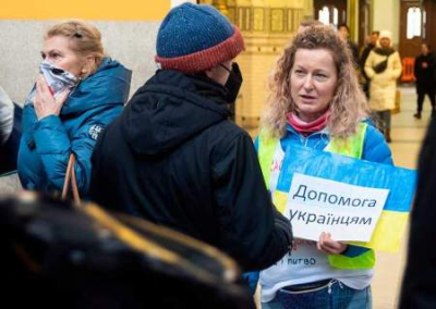 «Найму водителей в Щецине, украинцам не писать»: украинские беженцы в ЕС занимаются попрошайничеством