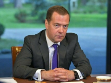 Медведев о шестом  пакете санкций: европейские имбецилы забыли, что революция пожирает своих детей