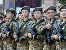 Война до последней украинки: Рада обязала женщин встать на воинский учёт