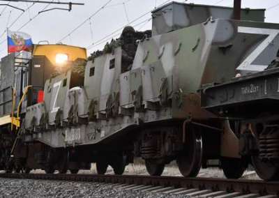 Российские бронепоезда успешно отражают атаки украинских диверсантов