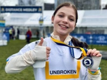 12-летняя украинка, потерявшая обе ноги в результате удара украинской ракеты, прославляет украинскую армию