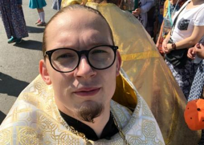 Священника отстранили от служения за призыв к патриарху Кириллу раскрыть свои доходы