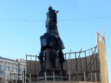 Слуцкий: война киевского режима с памятниками смотрится комично