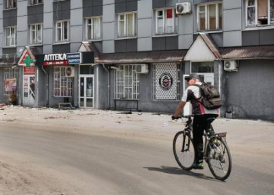 Без коммуникаций, под регулярными обстрелами: как живут прифронтовые города севера ЛНР