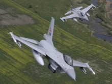 Глава МИД Норвегии пообещал Украине F-16 с более дальними ударными возможностями