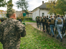 Укрюгенд на марше! Минобразования Украины разработало предмет для подготовки школьников к войне