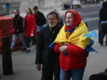 Украинские реалии: денег нет, «элита» всё разворовывает, а заграничная поддержка ограничивается просроченной гуманитаркой и фотошопом