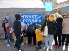 Польша заберет у украинских беженцев еду, а Канада визы