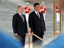 The Economist: лидеры России и Китая дарят друг другу торты, вместе пьют водку и называют друг друга «дорогой друг»