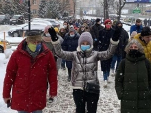 В Москве и Петербурге идут массовые задержания сторонников Навального, в числе задержанных — жена оппозиционера