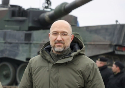 Шмыгаль показал первые танки Leopard 2 на Украине