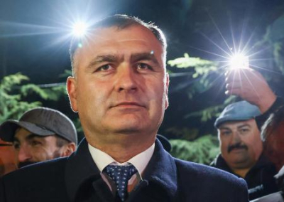 Действующий президент Южной Осетии проиграл выборы. Новым главой государства стал экс-сотрудник КГБ