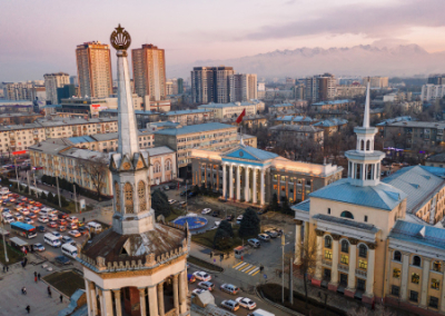 США обещают наказать Киргизию за помощь России в обходе санкций