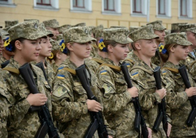 Власти Львова из-за «агрессии РФ» требуют вернуть военных лицеистов за парты и в казармы