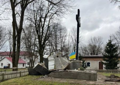 Разрушили все советские памятники первыми. Львовский губернатор похвастался завершением декоммунизации