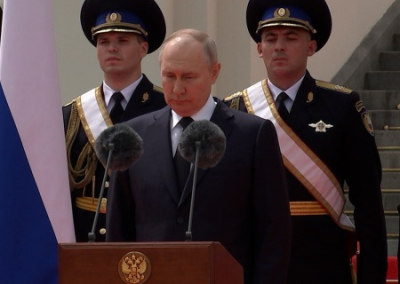 Путин заявил, что силовики уберегли страну от гражданской войны