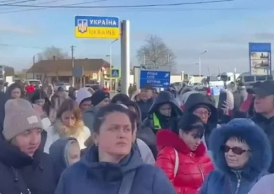 На Украине официально разрешили разгонять женские митинги при помощи оружия