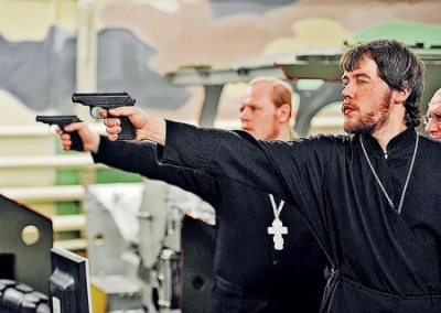 РПЦ не примет обратно священников, которые пошли добровольцами на фронт с оружием в руках