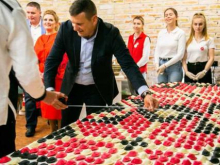 На Украине установили новый рекорд — самый большой рушник из вареников