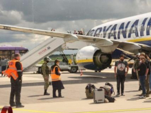 Песков отказался комментировать ситуацию с самолётом Ryanair