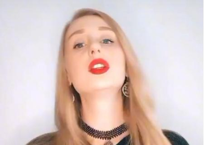 Жена сотрудника министерства молодёжи и спорта сочинила нецензурную песню о Путине