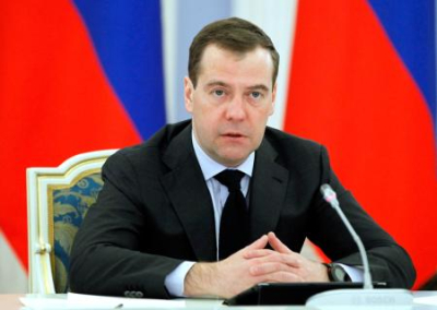 Медведев считает руководство Украины невежественным и необязательным