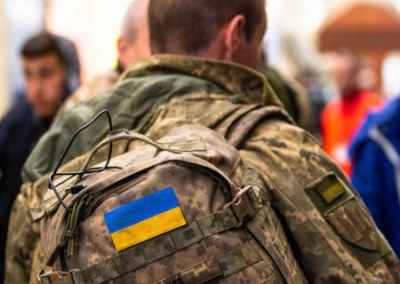 Зеленский продлил военное положение и мобилизацию на Украине