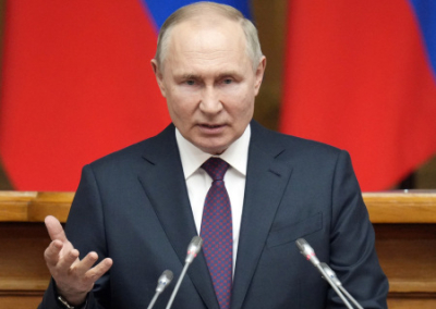 Путин: Россия не будет жить по правилам Запада, но и уходить в изоляцию не собирается