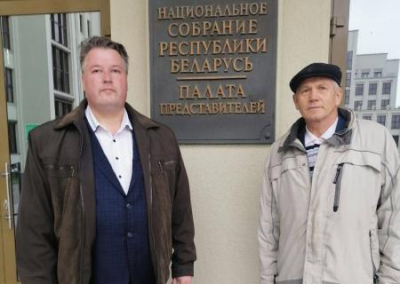 В белорусский парламент поступило 10 000 тысяч подписей с требованием признать российский статус Крыма