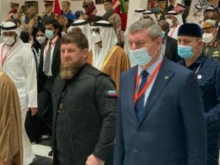 Заместителя премьер-министра призвали к ответу за фото с Кадыровым в ОАЭ