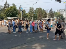 Лифт за деньги. Украинцы пытаются бороться с отключениями электроэнергии: одни митингуют, другие покупают генераторы
