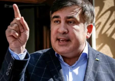Мнение: Саакашвили возвращением в Грузию поставил Зеленского на шпагат