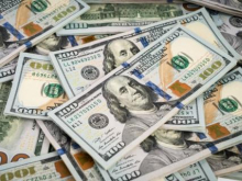 США запретили ввозить доллары в Россию