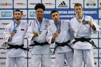 Украинские дзюдоисты сфотографировались с российскими чемпионами. Снова ждать травли?