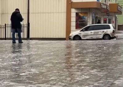 «Что это за такие горе-руководители». В Донецке ледовое побоище из-за непосыпанных пешеходных дорог