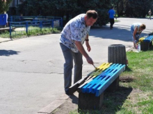 В Киеве начали зачищать жовто-блакитную плесень
