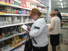 «Контроль цен ушёл вместе с Захарченко и его пистолетом на весах»: жители Донбасса возмущены ценами в магазинах ДНР