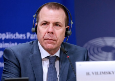 Австрийский депутат возмутился беженцами с Украины на «Мерседесах» и «Майбахах»