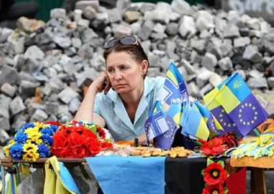 «Украинские депутаты едят мясо, народ — капусту, а в среднем все едят голубцы»: киевский режим погрузил граждан в нищету
