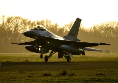 Конгрессмены призвали Байдена разрешить поставки F-16 Киеву