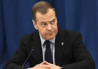 Медведев назвал госсекретаря США «странным существом» и «лживой тварью»