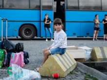 В Купянском районе местные власти ввели принудительную эвакуацию детей